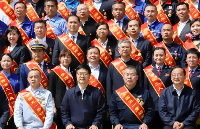 五一庆祝大会召开 三亿体育股份收获两项荣誉