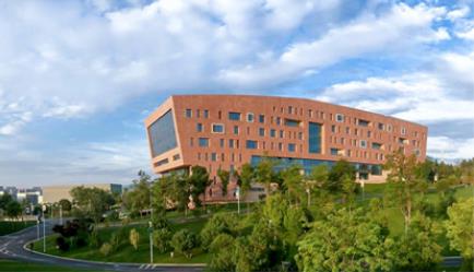 三亿体育股份董事长邢雅江到访云南白药