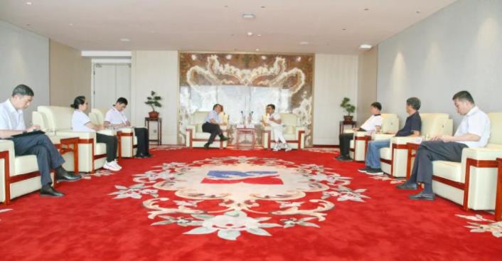 陕西服装工程学院及五零五药业董事长吕明一行到访三亿体育股份