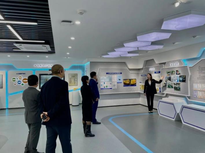 长安国际信托股份有限公司常务副总裁桂林一行莅临三亿股份考察交流 长安国际信托股份有限公司常务副总裁桂林一行莅临三亿股份考察交流