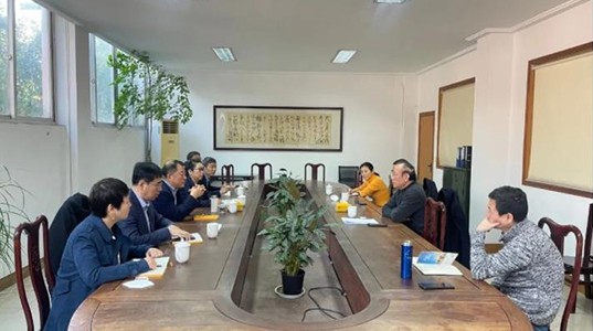 三亿股份董事长邢雅江到访常州华森医疗器械股份有限公司