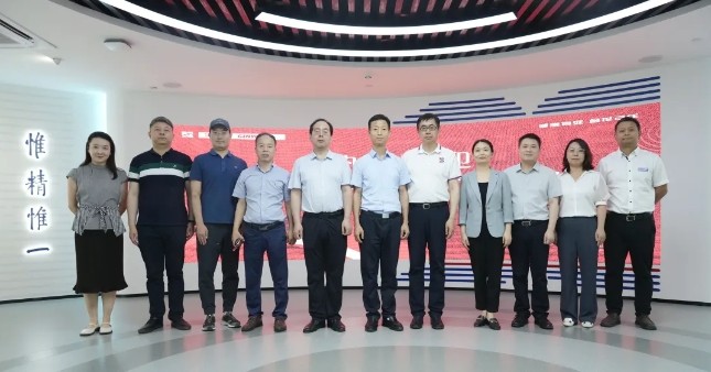 西安医学院领导一行莅临三亿体育股份考察交流