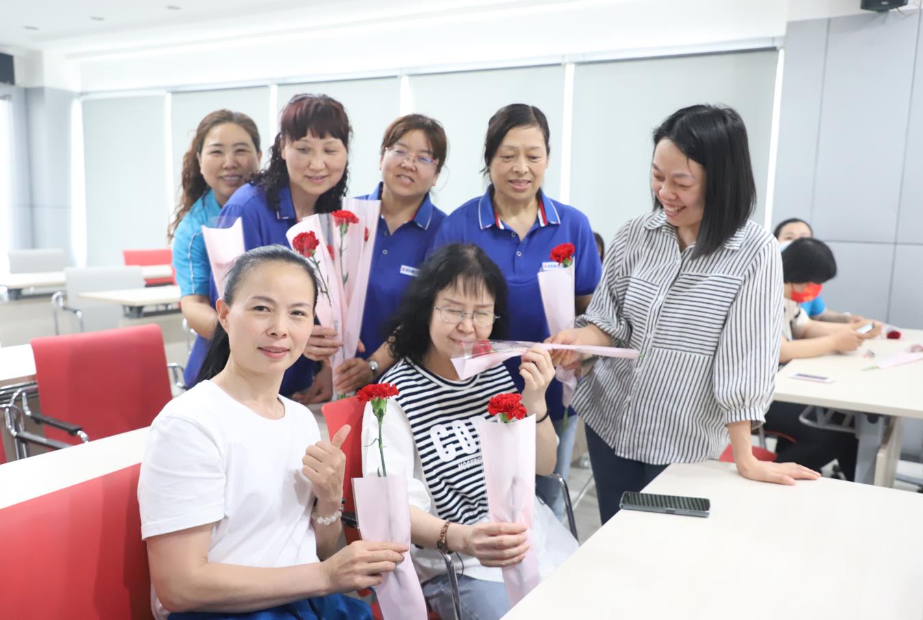 2022年三亿股份母亲节观影活动